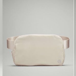 Lululemon Everywhere Belt Bag 1L